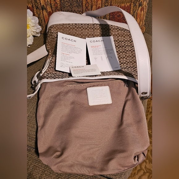 Coach White Leather Tan Logo Adjustable Crossbody Shoulder Bag NWOT - Picture 3 of 15